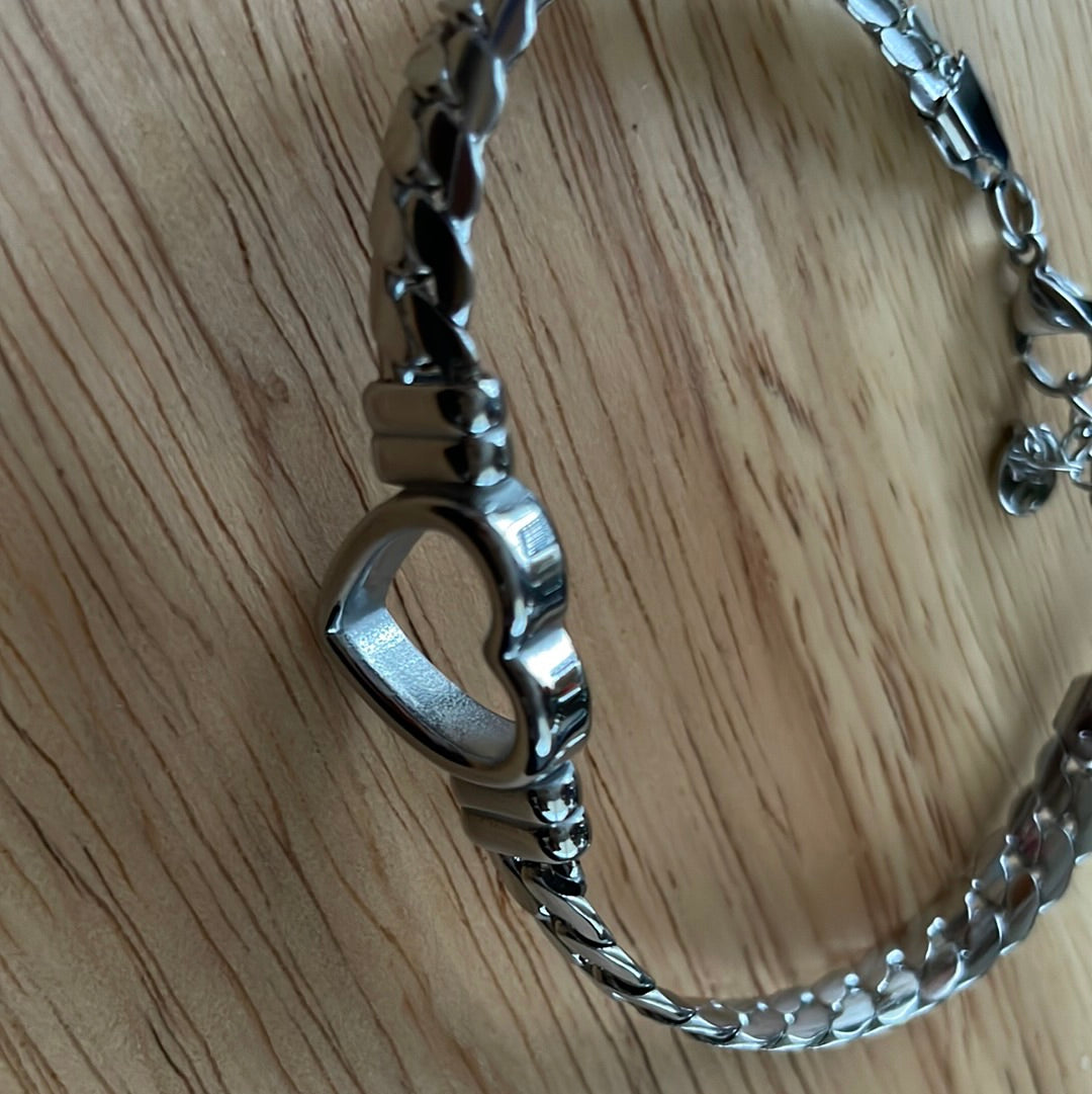 Bracciale rigido cuore