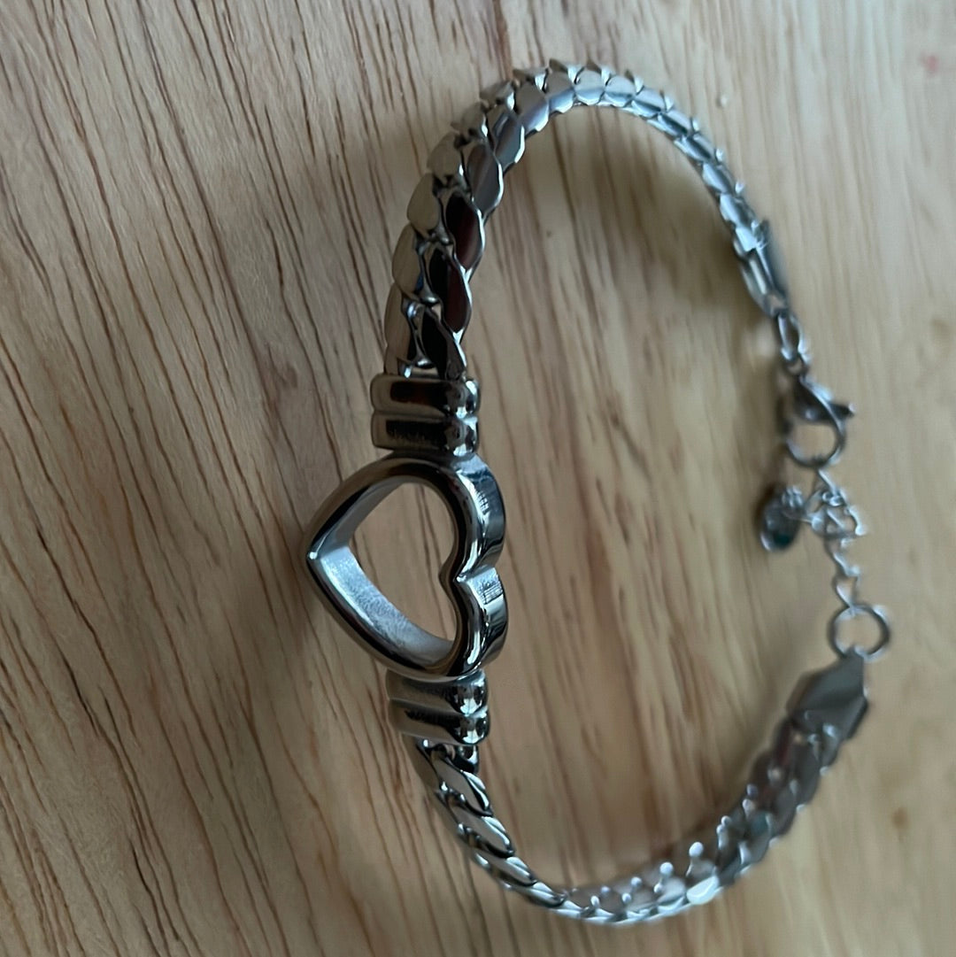 Bracciale rigido cuore